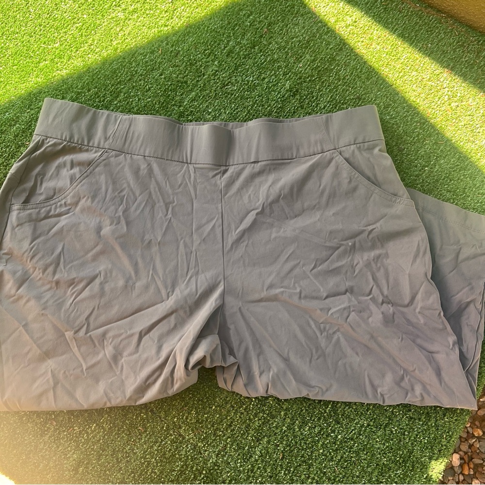 🆕 Women’s Columbia Capri Pant